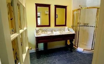 Killeen House Hotel And Rozzers Restaurant Killarney Ireland