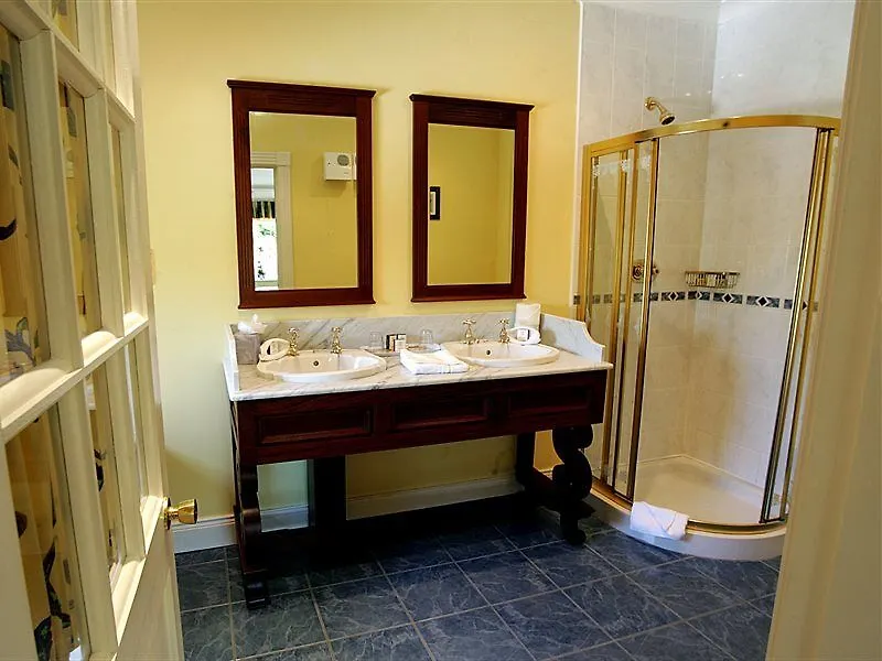 Killeen House Hotel And Rozzers Restaurant Killarney